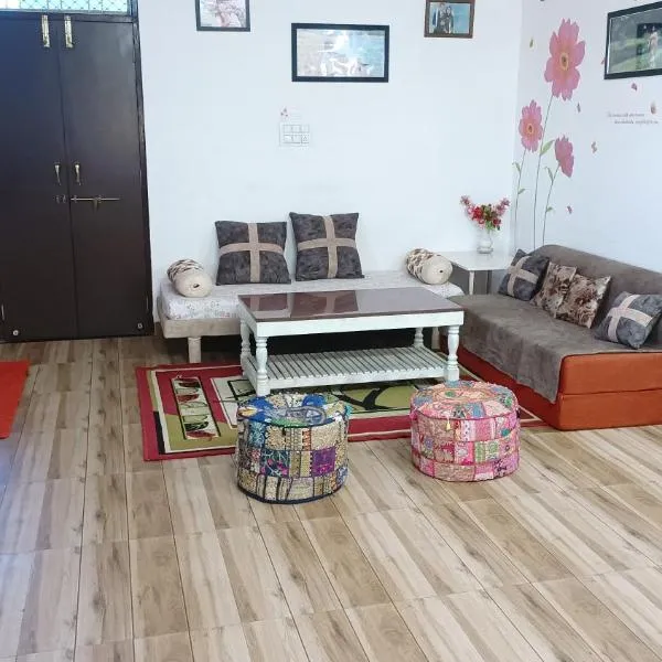 Gokul Niwas Home Stay Three, hotel in Udaipur