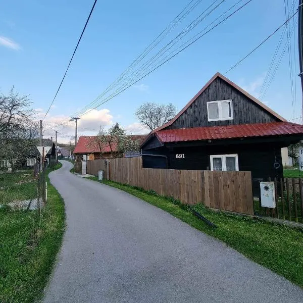 Drevenica na Považí, hotel v Dolnej Marikovej