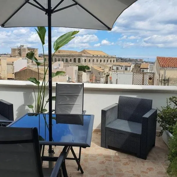 Flying whales, hotel in Siracusa