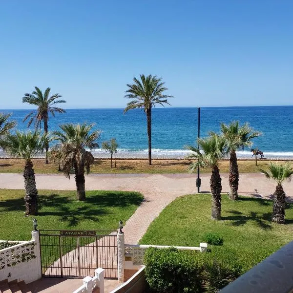 FantaSea House Salobreña, hotel in Salobreña