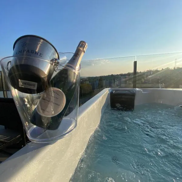 Liège Luxe & Jacuzzi sous les étoiles, Hotel in Saint-Nicolas