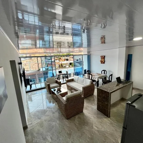 APARTAMENTO FULL HOUSE con BALCON, hotel in El Colegio