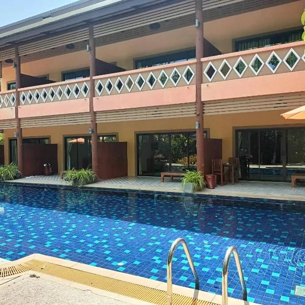 Baan Suan Villas Resort, hotell i Ban Suan