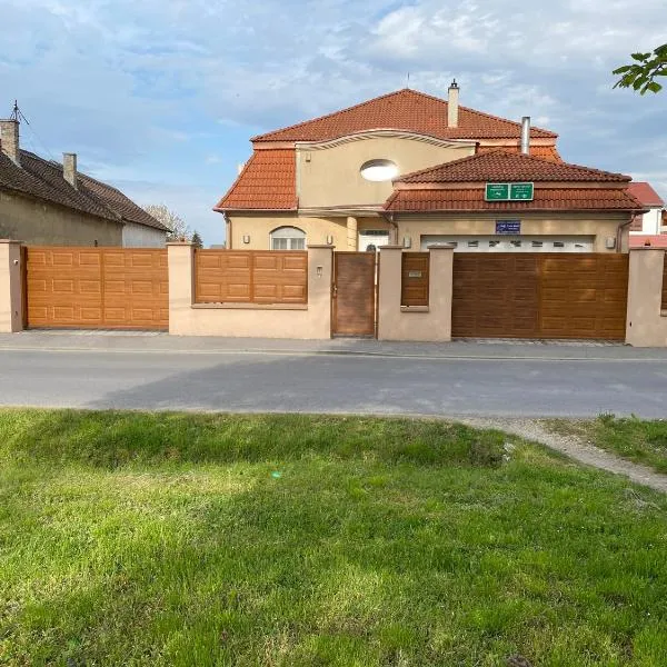 Ambrózia Guesthouse, hotel a Zákány