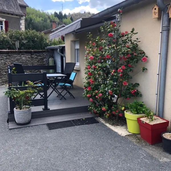 Le Refuge d'Helix, hotel in Peyrusse-le-Roc