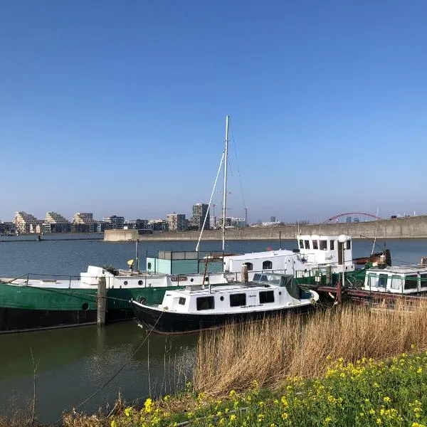 Floating B&B Amsterdam, hotel v destinaci Amsterdam