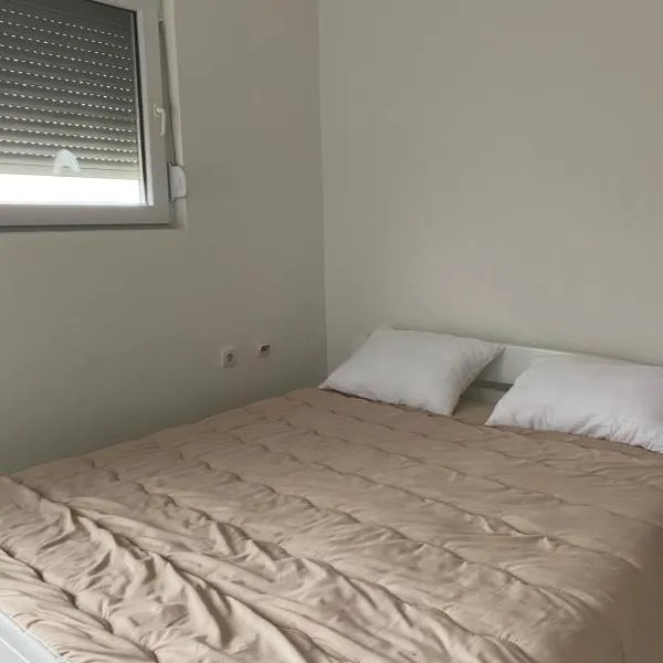 Apartman Milena Temerin: Temerin şehrinde bir otel