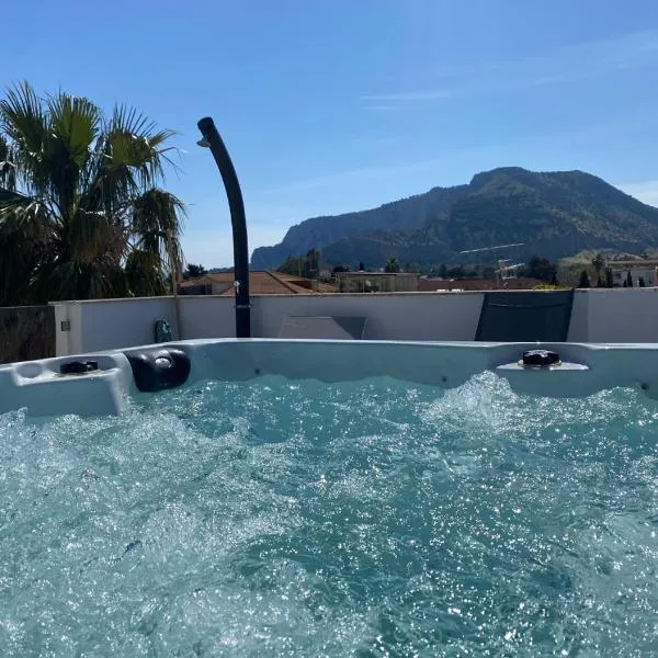 Flat with Jacuzzi - Casa Pia, hotel v destinaci Mondello