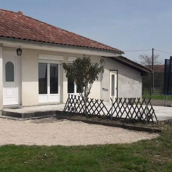 Gite Au Marianne, hotel v destinácii Jû-Belloc