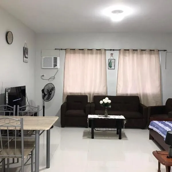 Camella Homes Bacolod Condo - Ibiza Bldg Unit 5O for rent! with WIFI and Netflix!, hotel in Murcia