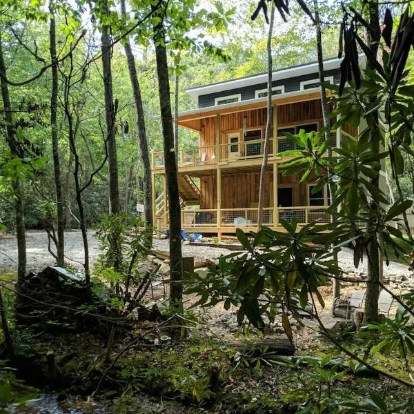 Beech Creek Cabin, Black Mountain, hotel in Black Mountain