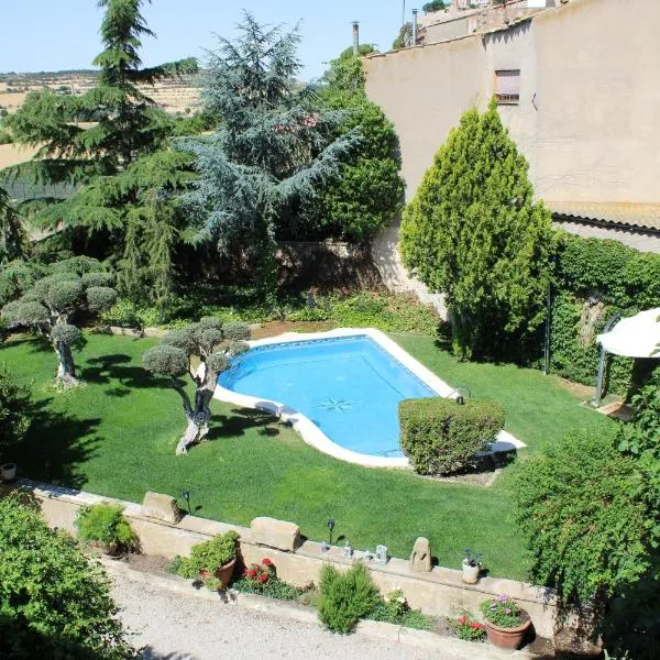 HOSTAL LA SAVINA, hotel a Cervera