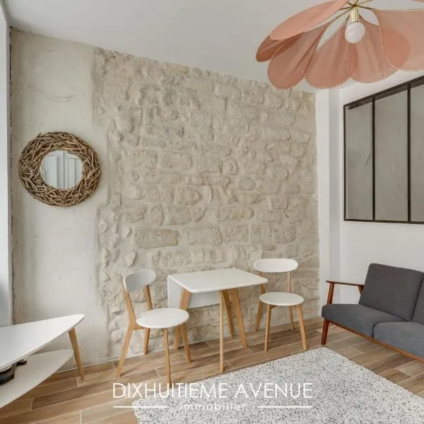 Nice 25m very bright near Montmartre