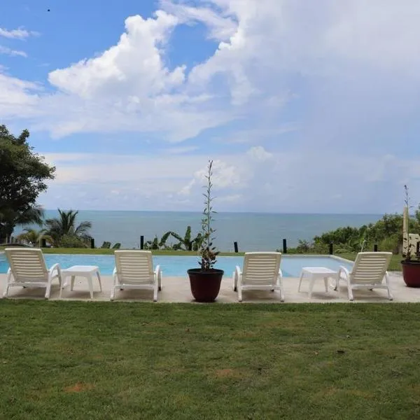 Secluded Ocean Front Overlooking the Marina, hotel v destinaci San Carlos