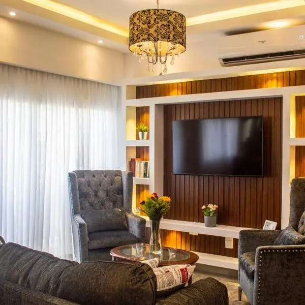 Burungos Place at Britney Tower IV C-5, hotel in Santo Domingo