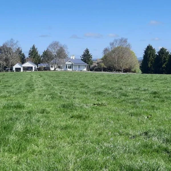 Greenfield Country Homestay, hotel v destinaci Pukeawa