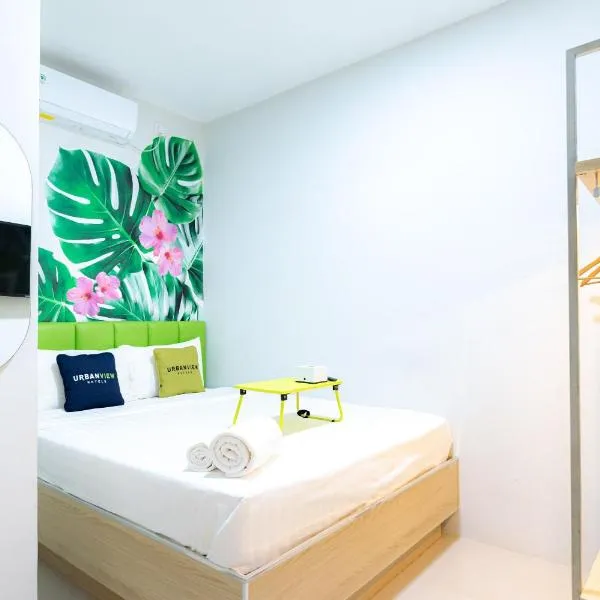 Urbanview Hotel R House Batam by RedDoorz, hotel in Jabi