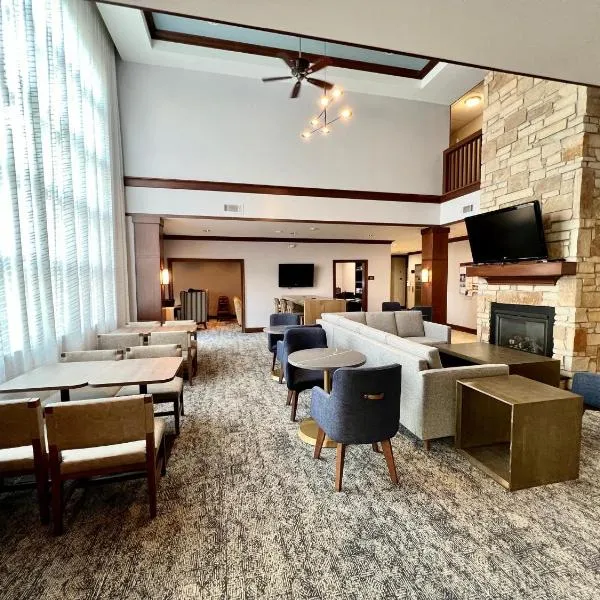 Staybridge Suites Milwaukee West-Oconomowoc by IHG, hotel v destinaci Oconomowoc