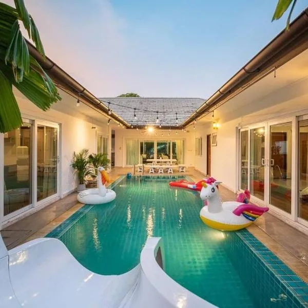 Sorrento Pool Villa Bang Lamung Pattaya, hotel v destinaci Ban Rong Po