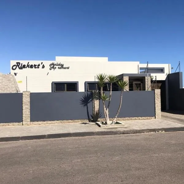 Riekert's Self-Catering Apartment、スワコプムントのホテル