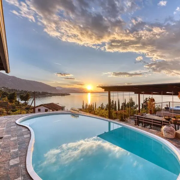 Magical view, Villa Asproneri, Kamena Vourla: Agios Georgios şehrinde bir otel