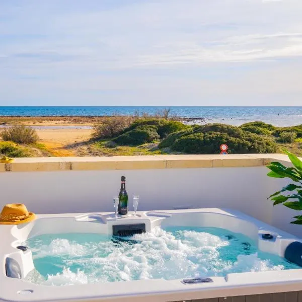 Villette Lux Fronte Spiaggia - Torre Pali, hotel a Torre Pali