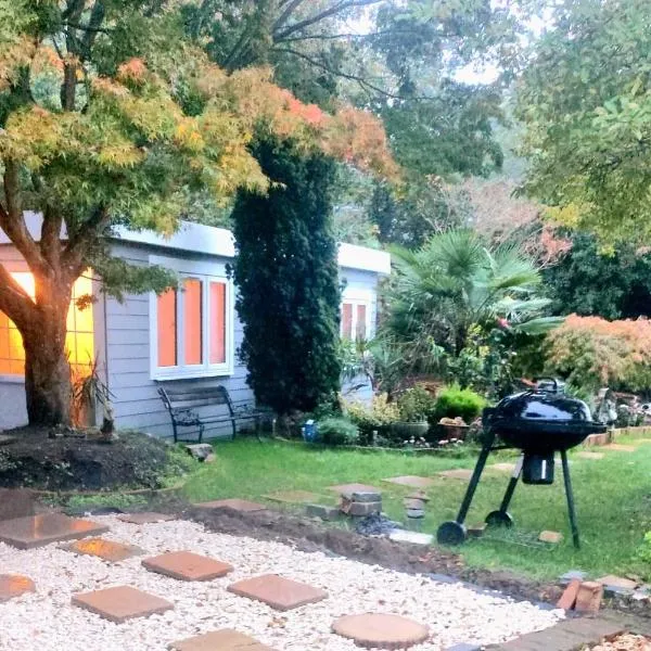 Beautiful Peaceful Cottage Overlooking The Museum, viešbutis mieste Veidbridžas