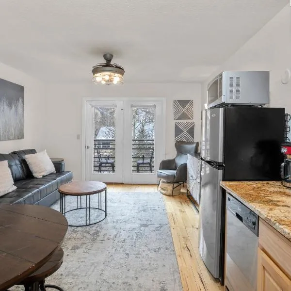 River Location 2 blocks to lift 7 &to the Gondola, hotel a Telluride