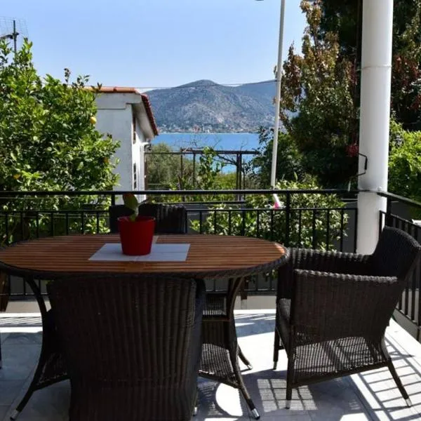 Μονοκατοικία δίπλα στην Θάλασσα, Hotel in Salamís