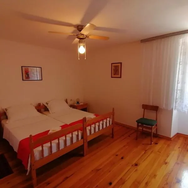 Bernik rooms, hotel v destinácii Plomin