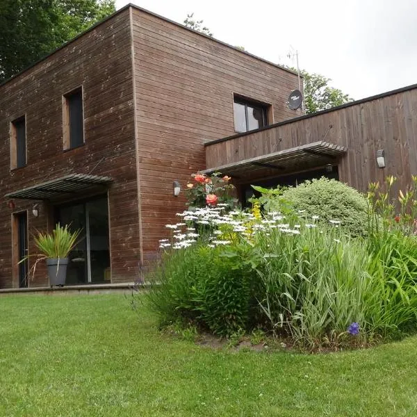 Maison proche du Circuit des 24 heures du Mans, hotel in Le Grand-Lucé