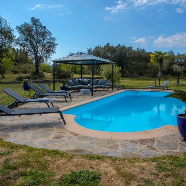 Villa Catalpa avec piscine, hotel v destinaci Le Muy