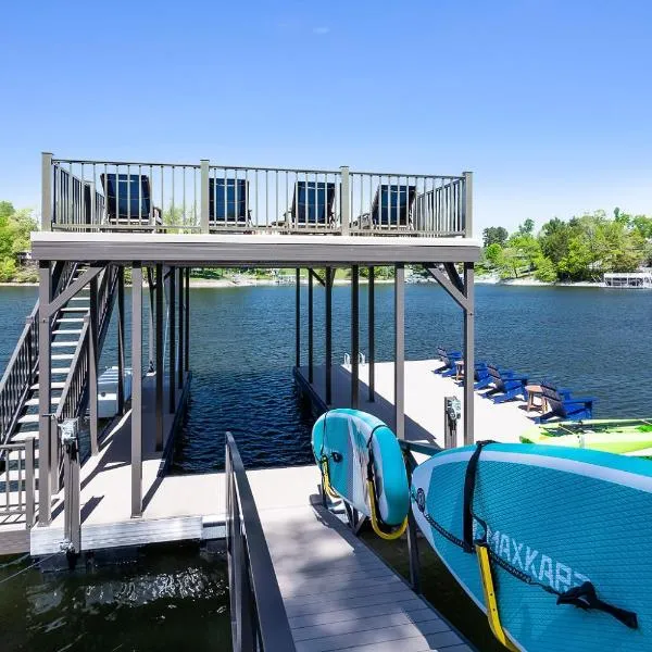 New Home, Dock, Home Theatre Projector, Hot Tub, Fire Pit, Kayaks, hotel di Winchester