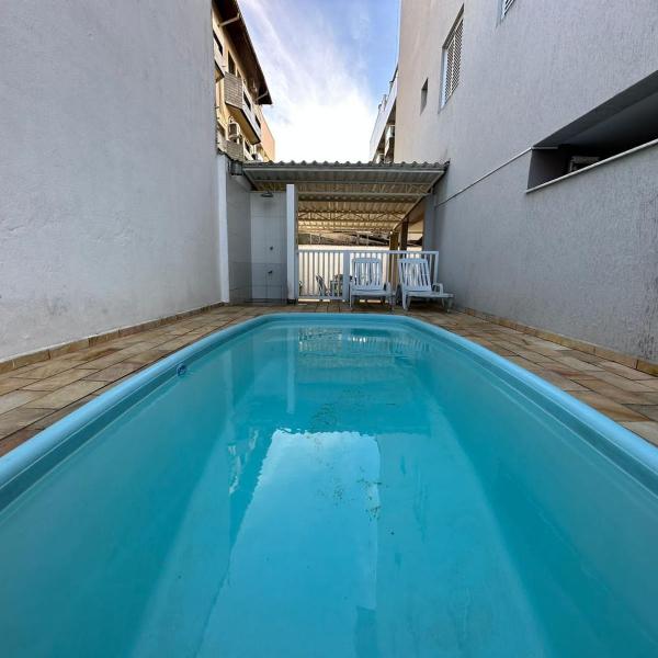 Apartamento completo, 3 quartos com ar condicionado, churrasqueira na sacada, piscina no cond, ao lado da Praia Grande e na cara do gol para a centralidade comercial turística do itaguá! - Foto 4