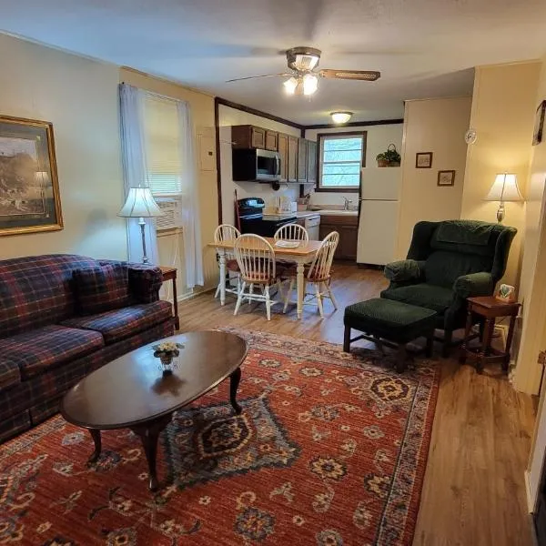 Arrowmont Stables & Cabins, hotel v destinaci Cullowhee