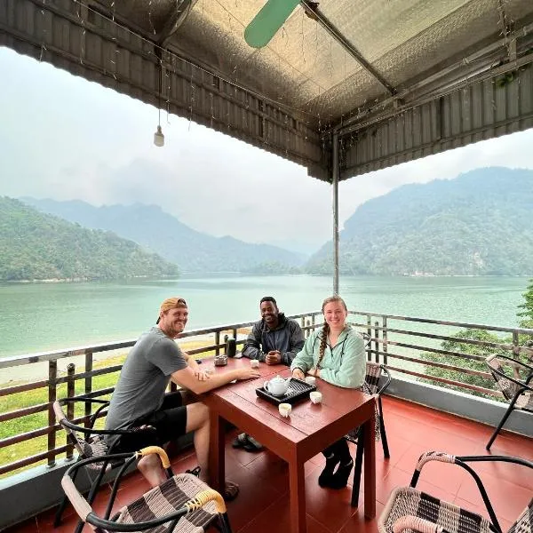 Nha Nghi Son Lam - Panorama lake view, hotel in An Ma