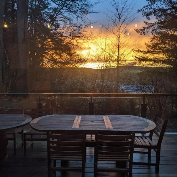 Cosy chalet in nature, hotel in Bastogne