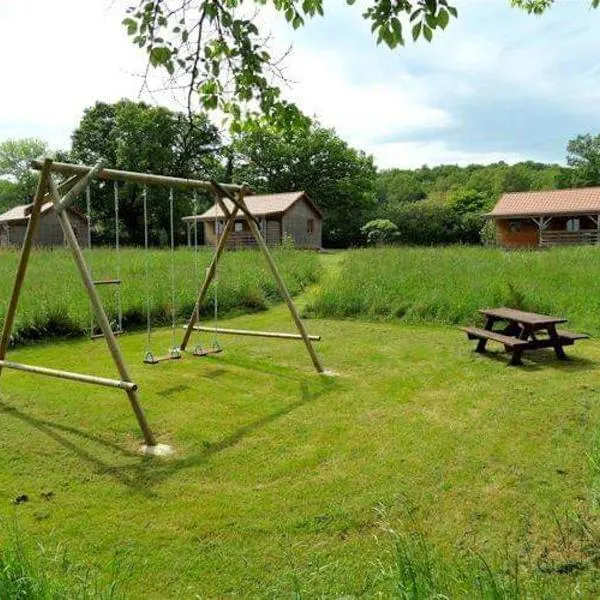 Gîtes Le champ radis - Canal du Nivernais, hotel v destinaci Marigny-sur-Yonne
