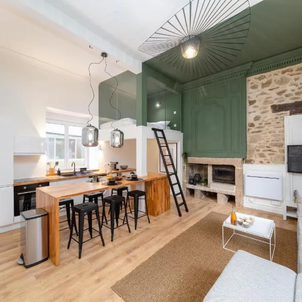 Superbe appartement avec jardin Dinan centre - Jerzual, hotel v destinácii Dinan