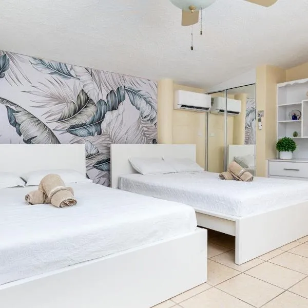 Casamares Private Room Solario with Pool and Barbecue 5 min to Boqueron and Beaches, hotel v destinaci Cabo Rojo