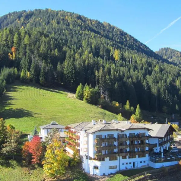Viesnīca Ganischgerhof Mountain Resort & Spa pilsētā Kareca al Lago