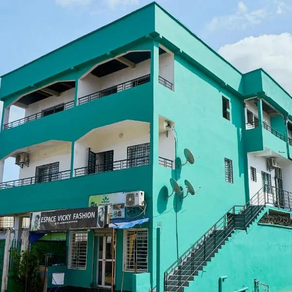 L'IMMEUBLE QUEEN M.N.M, hotel v destinaci Douala