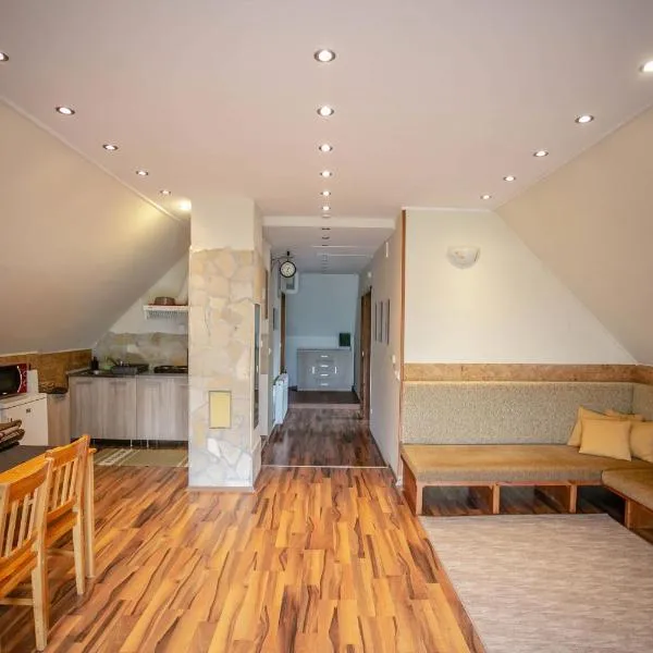LiBe Apartman, hotel in Gyenesdiás