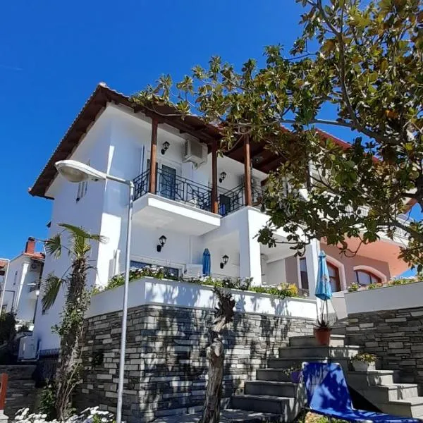 Sun Halkidiki seaside villa, מלון בPetrálona