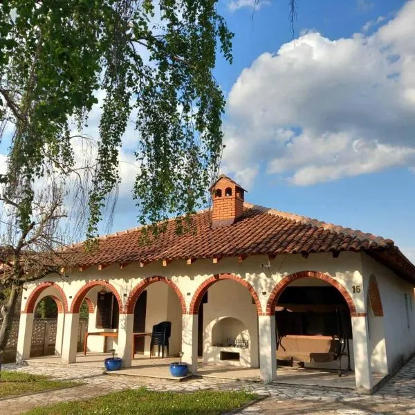 Villa Morava, מלון בMarkovac