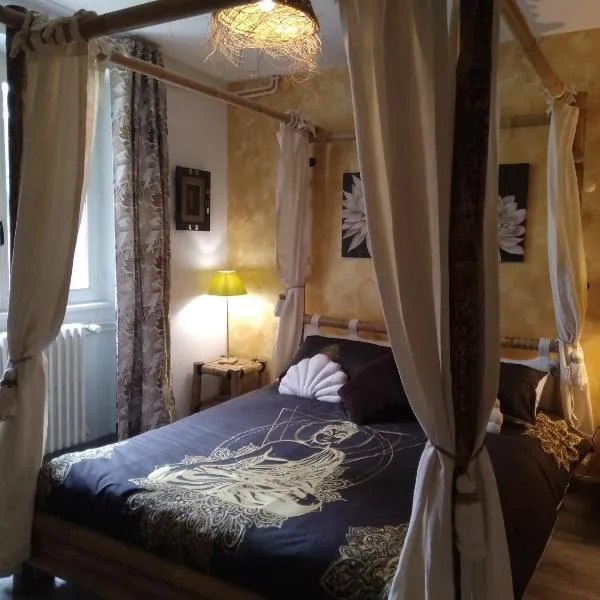 Gîte "Les Bambous" 6 personnes, prestations bien-être, salle et aire de jeux enfants, hotell i Monlet