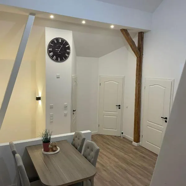 Stilvolle Ferienwohnung bei Bad Segeberg, hótel í Blunk