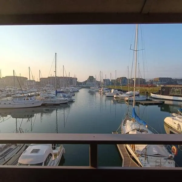 Chez Mamarina - Quadruplex - Marina Deauville, hotel en Deauville