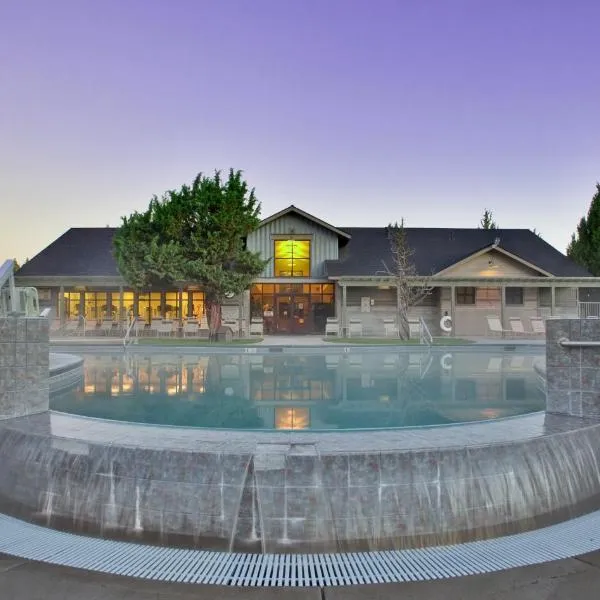 The Lodge at Eagle Crest, hotel in Redmond