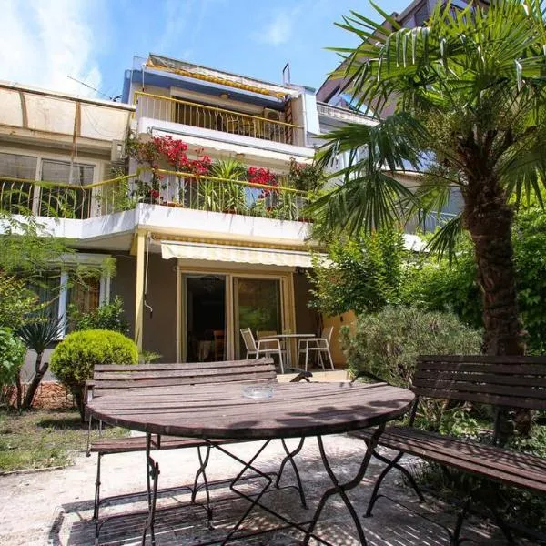 Private summer villa close to the black sea, hotel a Nesebar